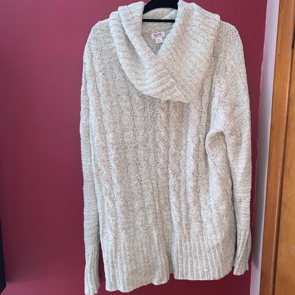 Sweater - Picture 2 of 3